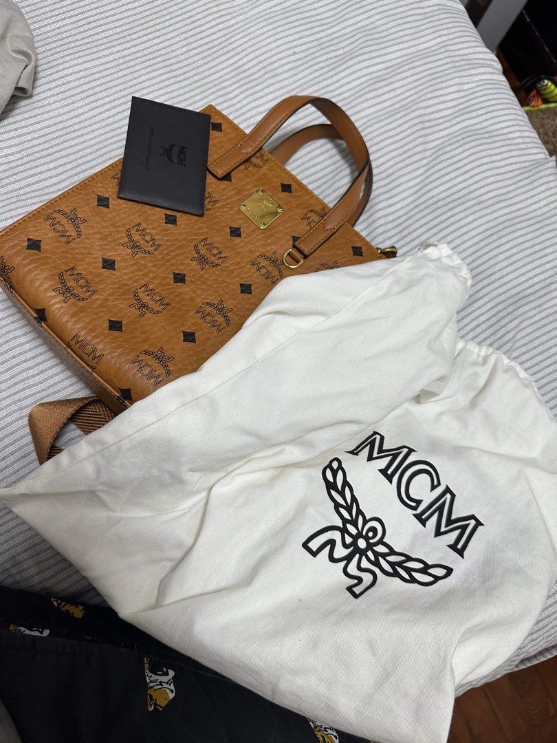 Fake store mcm tote