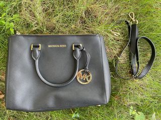 Michael Kors - Sutton Medium Saffiano Leather Bag Fuchsia