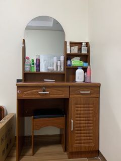 Mirror table for makeup