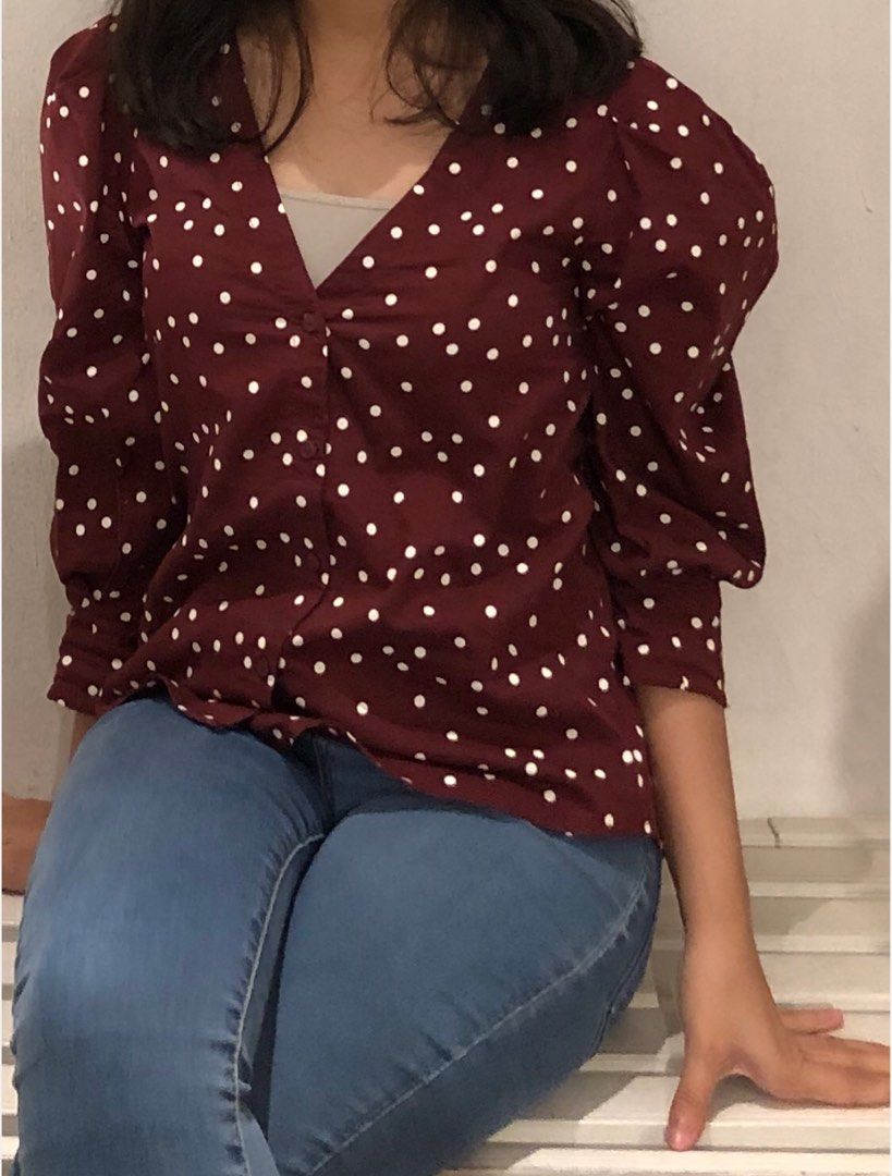 Maroon polka dot top store