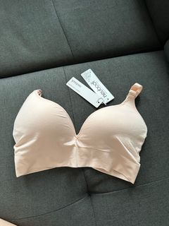 (Category: ) located in . Submitted by misstinypetite (Listing ID 1243531300, Image 1). Description: .