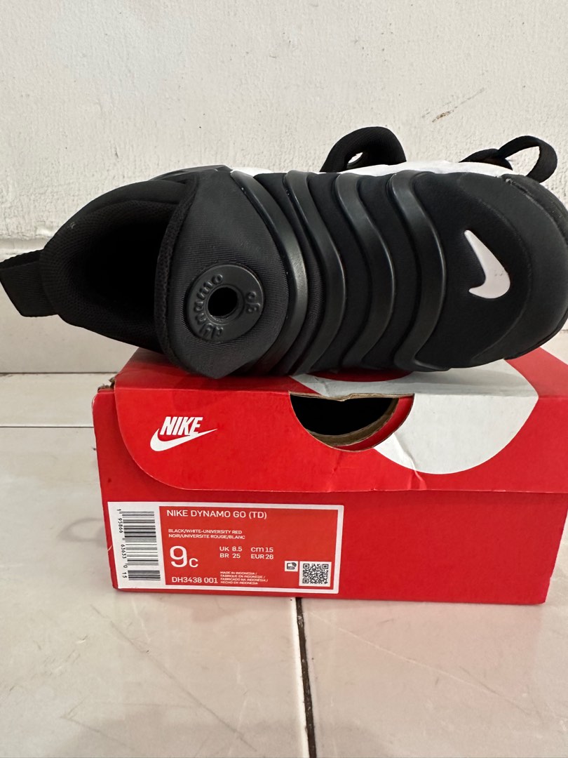 nike dynamo free black