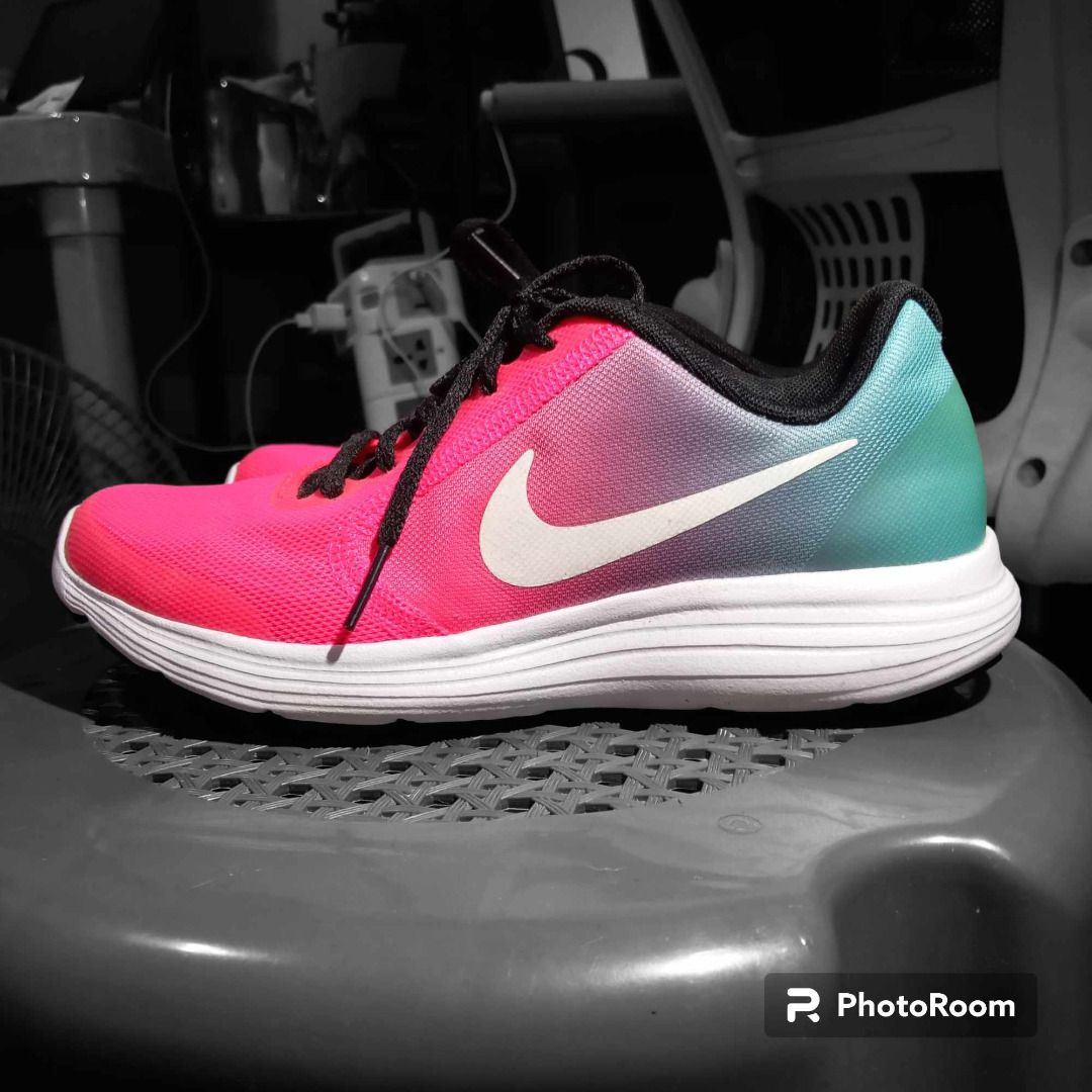 krøllet Fantasi dansk Nike Revolution 3 Women's Running Shoes Size 3.5Y, Women's Fashion, Footwear,  Sneakers on Carousell