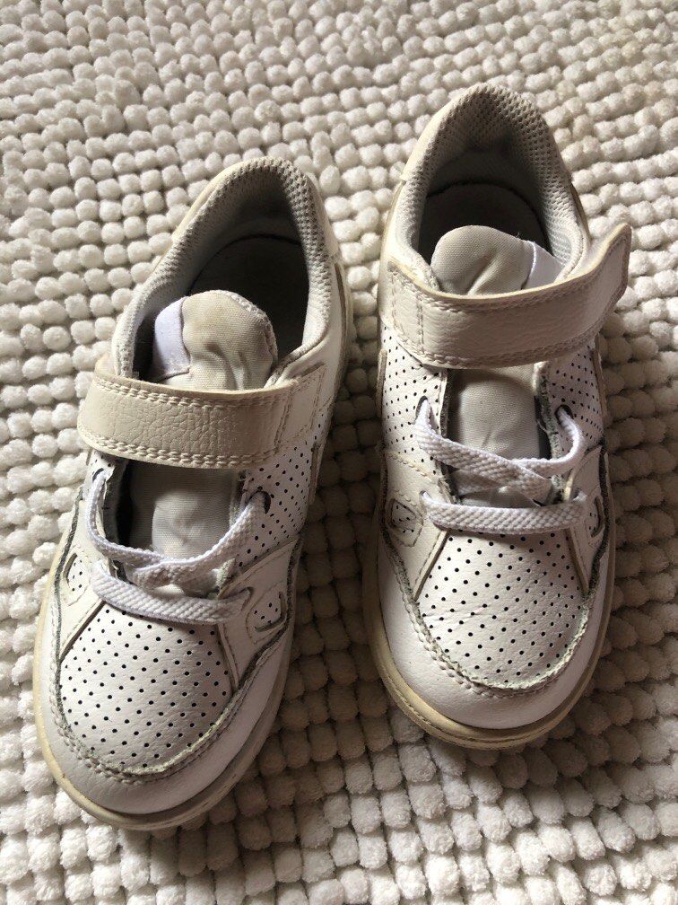 nike son selling shoes