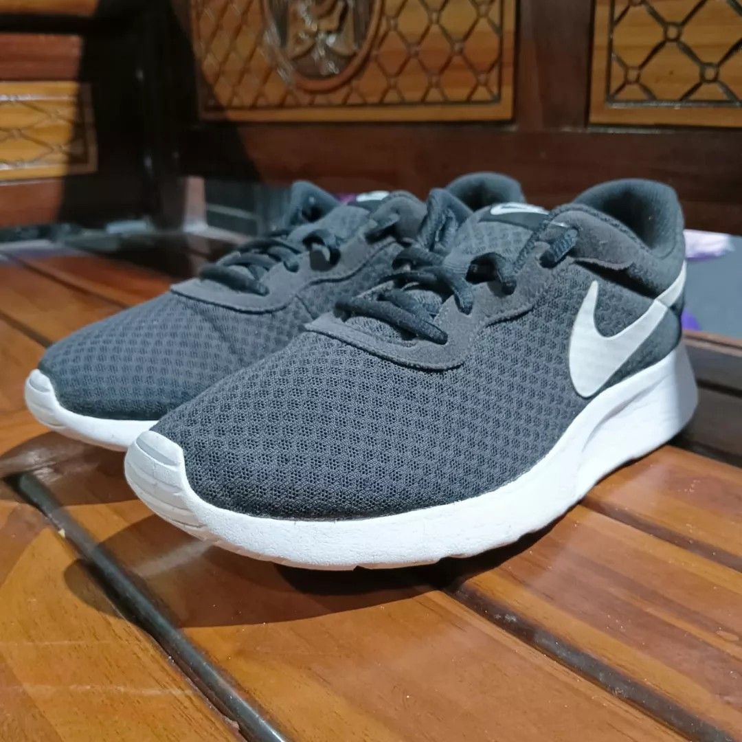 Nike sale tanjun 42