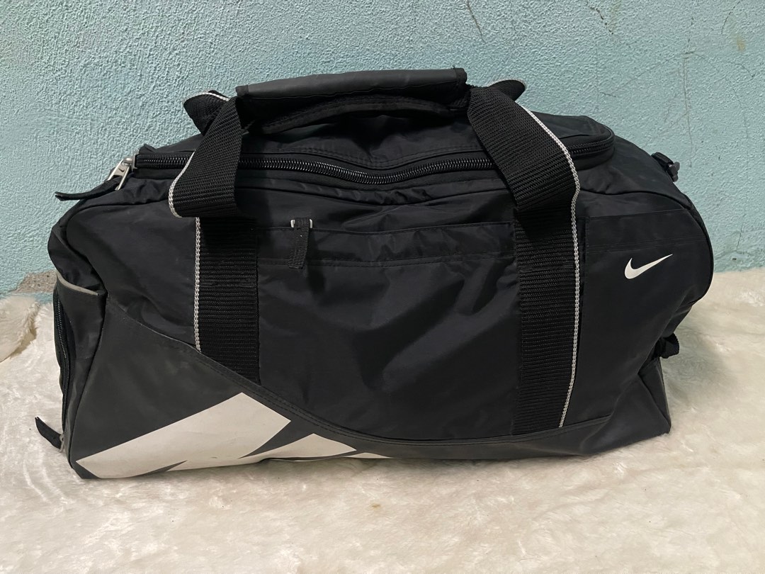 Nike travel bag, Men's Fashion, Bags, Belt bags, Clutches and Pouches on Carousell