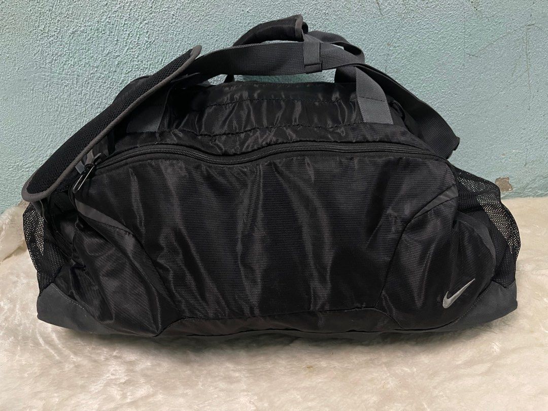 Nike travel bag Men s Fashion Bags Belt bags Clutches and