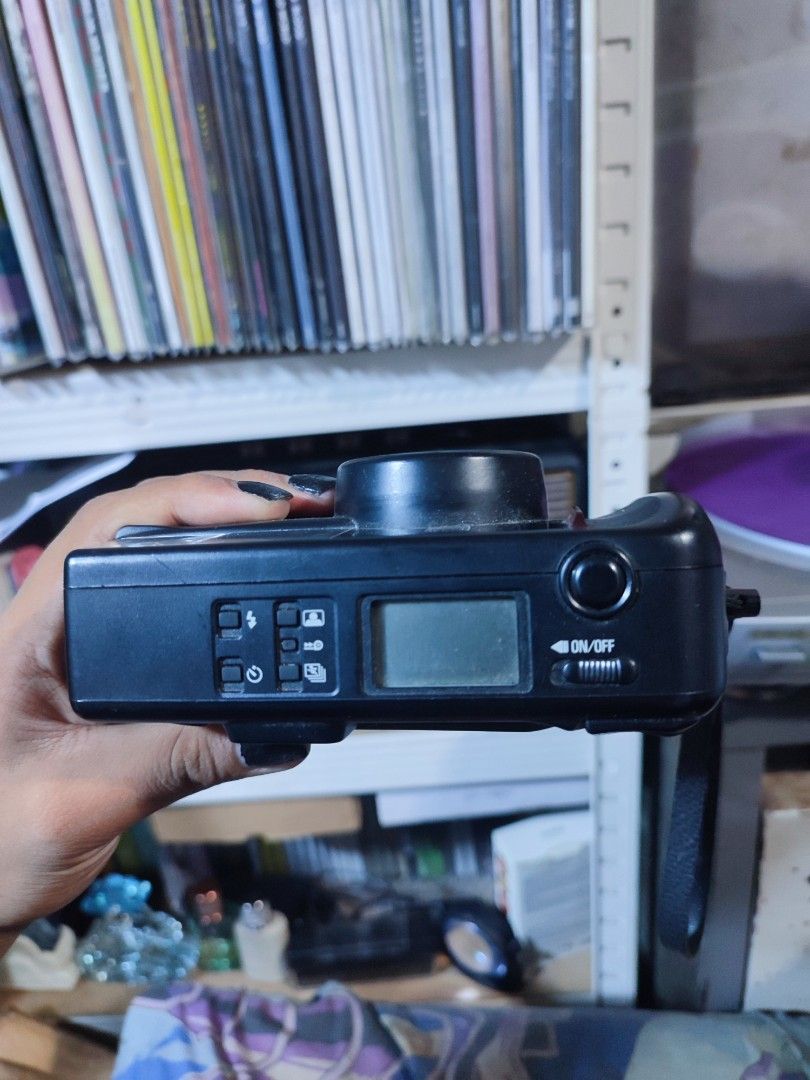 Nikon TW Zoom Film Camera (Category: Cameras) located in Pasig City. Submitted by hisnamesbryan (Listing ID 1243668701, Image 2). Description: In working condition batter is included ISSUE: Back compartment won't close.