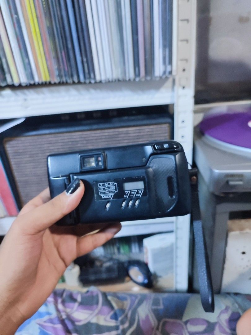 Nikon TW Zoom Film Camera (Category: Cameras) located in Pasig City. Submitted by hisnamesbryan (Listing ID 1243668701, Image 3). Description: In working condition batter is included ISSUE: Back compartment won't close.