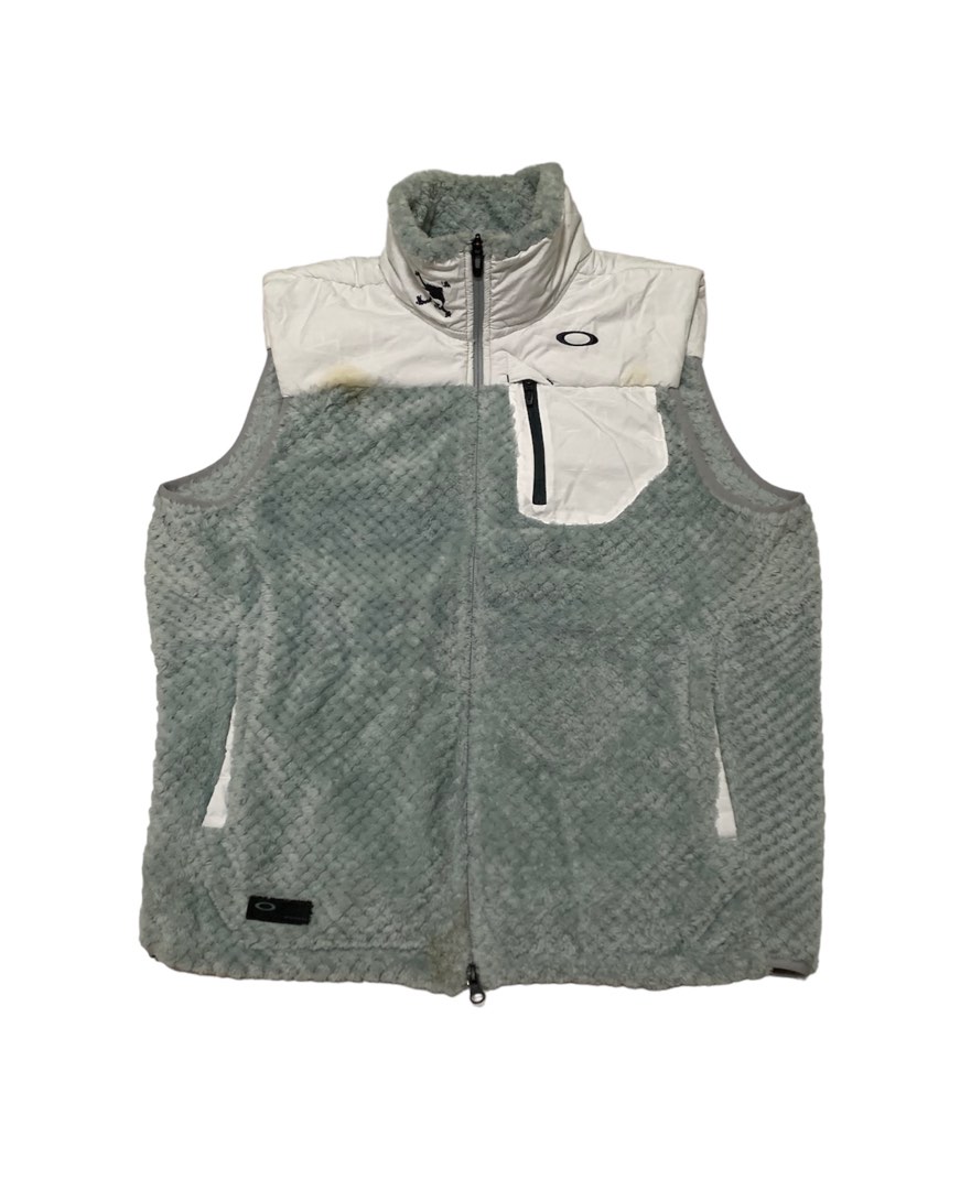 Oakley Vest, Men's Fashion, Tops & Sets, Vests on Carousell