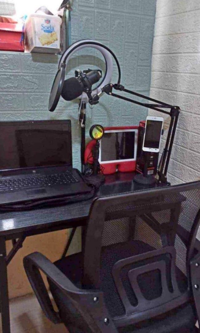 Office chair and foldable table❗ (Category: Office Furniture & Fixtures) located in Manila. Submitted by katttt214 (Listing ID 1243660191, Image 2). Description: Office chair & foldable computer table❗ • Brand new • On hand • free assemble • pwedeng table lang • pwedeng office chair lang • matibay ⭐ 80 x 40 ⭐ 100 x 50 ⭐ 100 x 60 ⭐ 120 x 40 ⭐ 120 x 60 Mode of payment: Cod Gcash LOCATION : QC.