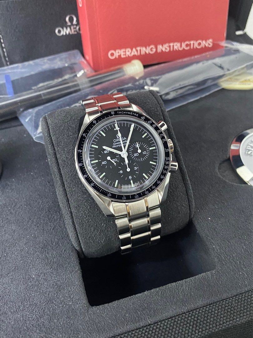 Omega Speedmaster moonwatch 42mm discontinued 1861 calibre full