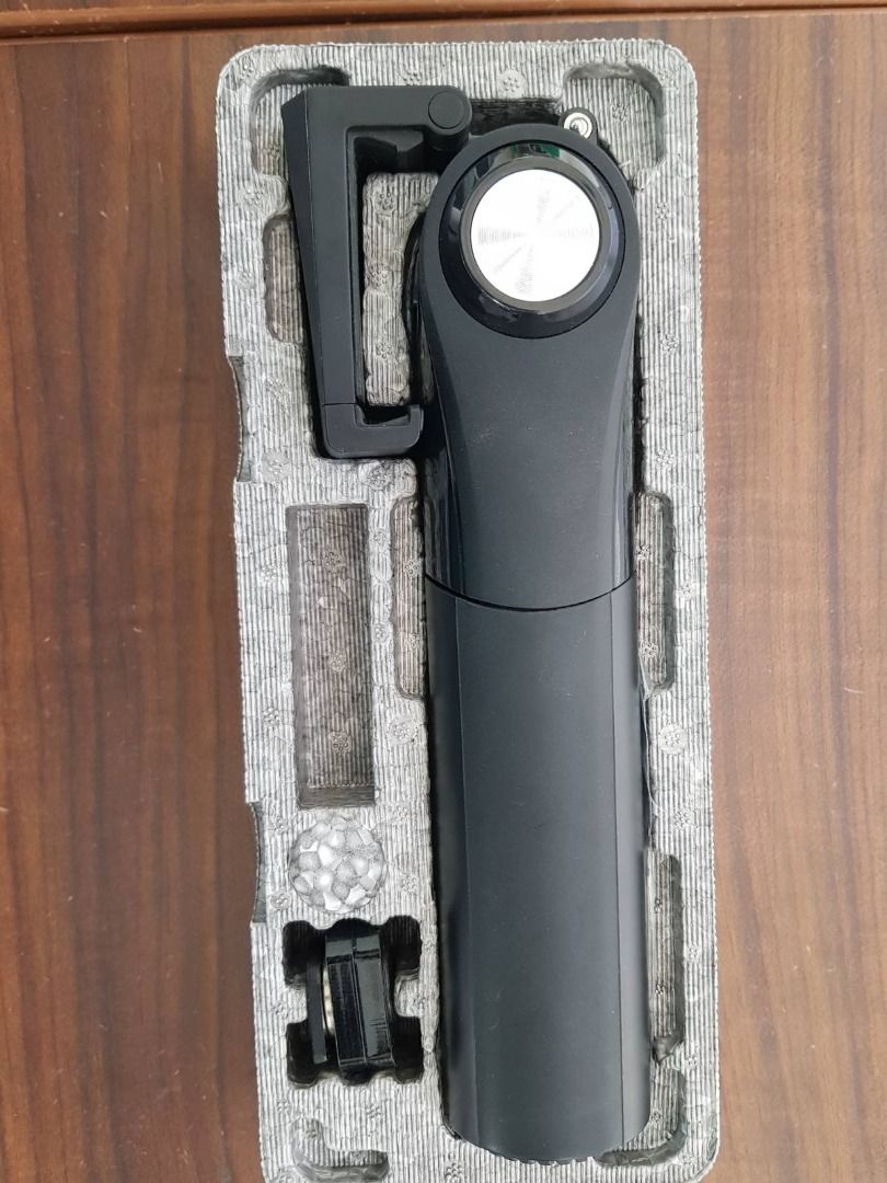 Open Box Snoppa M1 Atom Gimbal Stabilizer iPhone Smartphone (Category: Tripods & Monopods) located in Quezon City. Submitted by parabellum_outlet (Listing ID 1243581600, Image 1). Description: Snoppa M1 is the world’s first 3-axis smartphone gimbal to work without motor arms or extra weights. With the Snoppa M1's advanced 3-axis stabilizing algorithm,and powerful electronic hardware, it can precisely detect the smartphone’s position, and control 