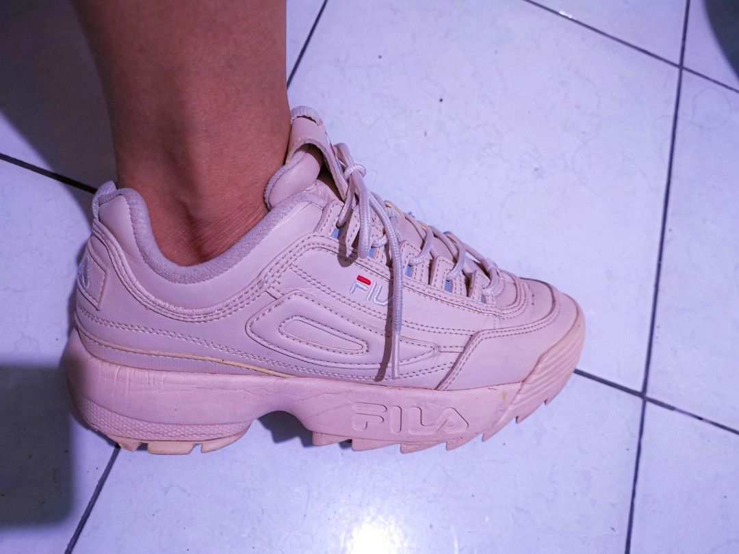 Original Fila chuncky shoes Women s Fashion Footwear Sneakers on Carousell