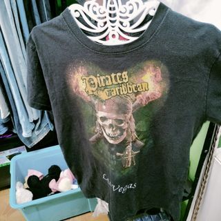 Vintage/ Rare / Disney Pirates of the Caribbean shirt, Men's Fashion, Tops  & Sets, Tshirts & Polo Shirts on Carousell