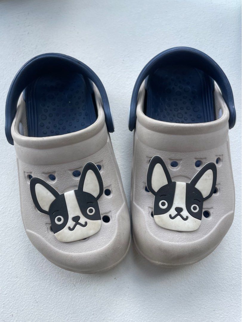 Rain boats almost new dog crocs