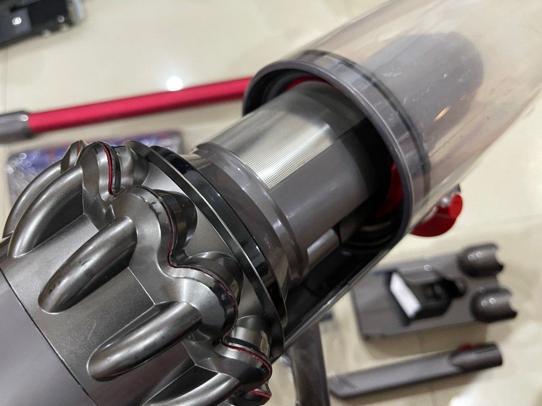 Refurb Dyson V10 fluffy cordless vacuum, TV & Home Appliances, Vacuum