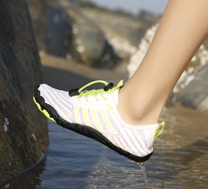 Shoes waterpark game kayaking snorkeling beach walk, 女裝, 鞋, 涼鞋 Carousell