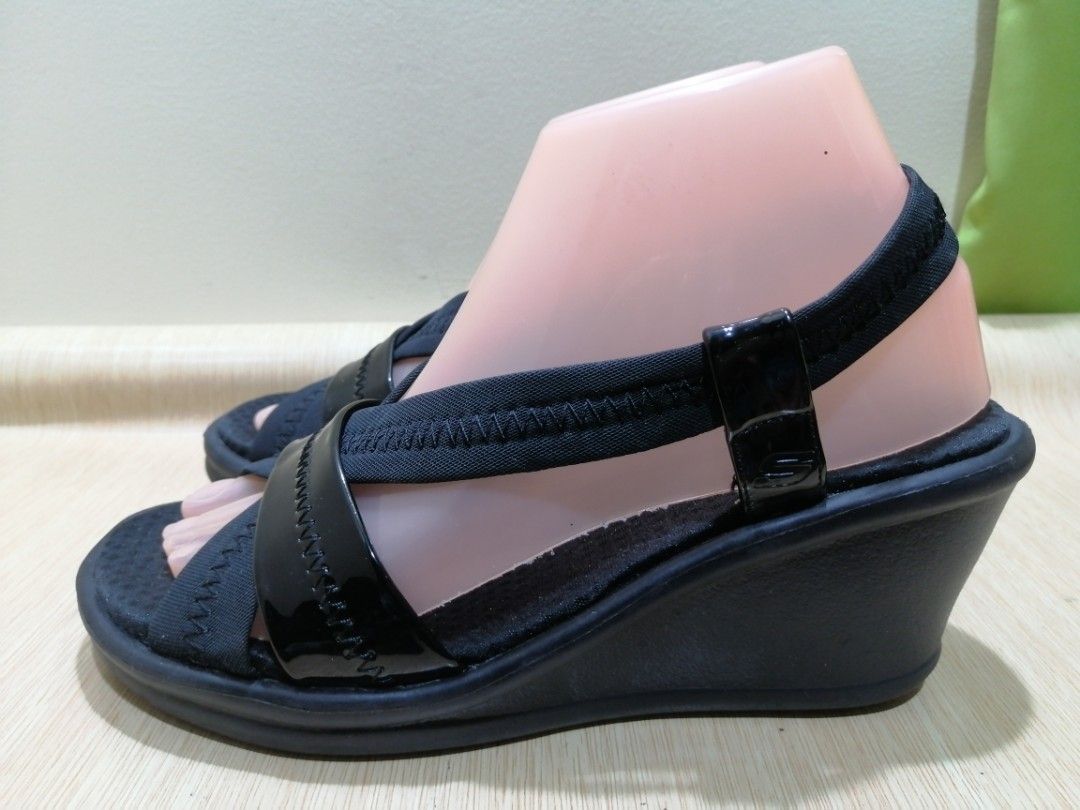 Skechers wedge sandals size 8 store