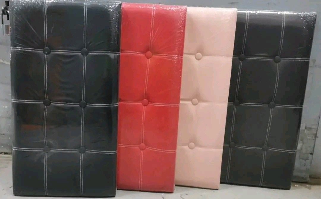 Sofa Small (Category: Sofas) located in Manila. Submitted by bongsy999mall (Listing ID 1243708298, Image 1). Description: Binondo.