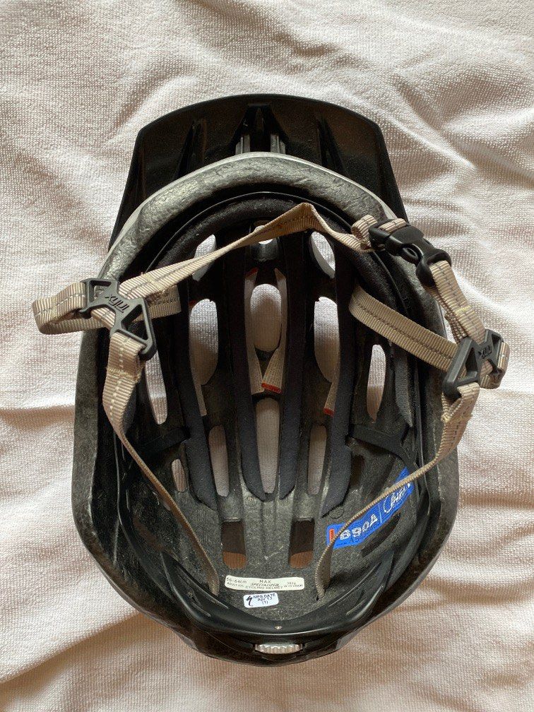 Specialized Bike Helmet (Large), Sports Equipment, Bicycles & Parts