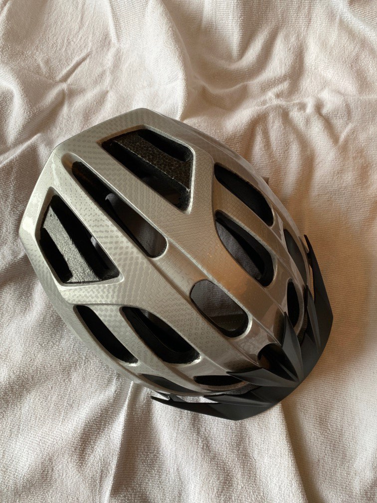Specialized Bike Helmet (Large), Sports Equipment, Bicycles & Parts