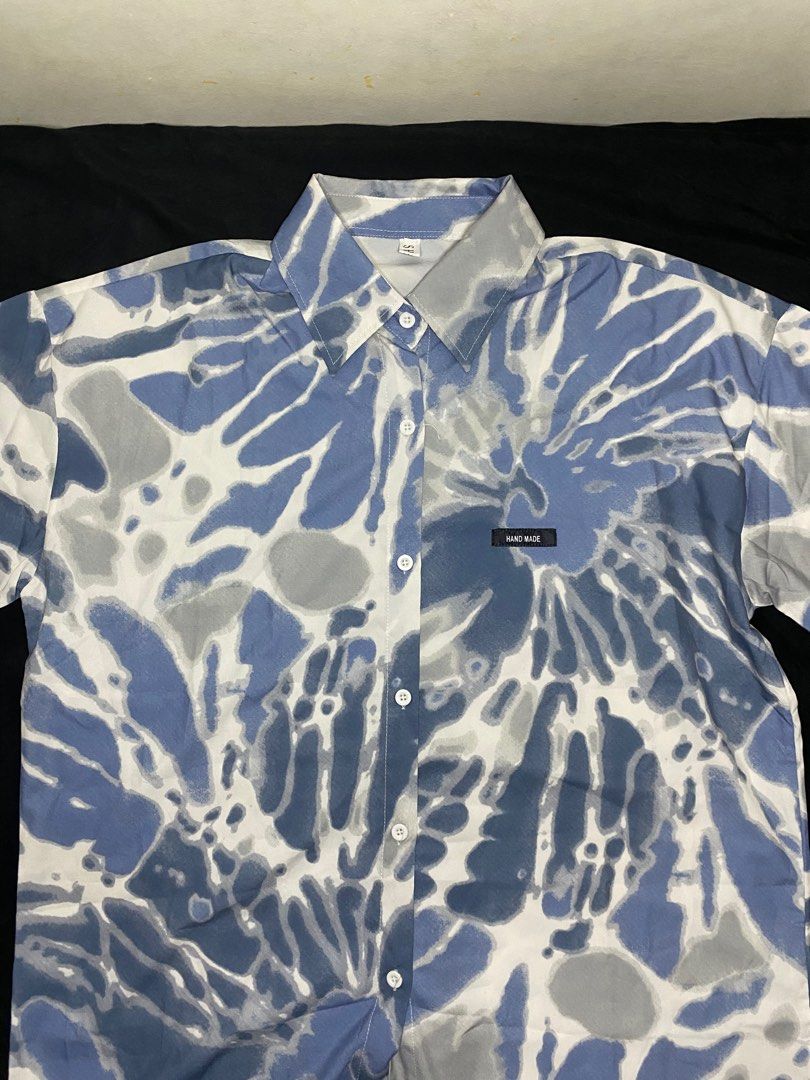 Tie dye Collar Short Sleeve Shirt (Category: Tshirts & Polo Shirts ) located in Makati City. Submitted by meridaaa (Listing ID 1243699030, Image 2). Description: Smooth fabric! Nakakapogi. Fits small to medium..