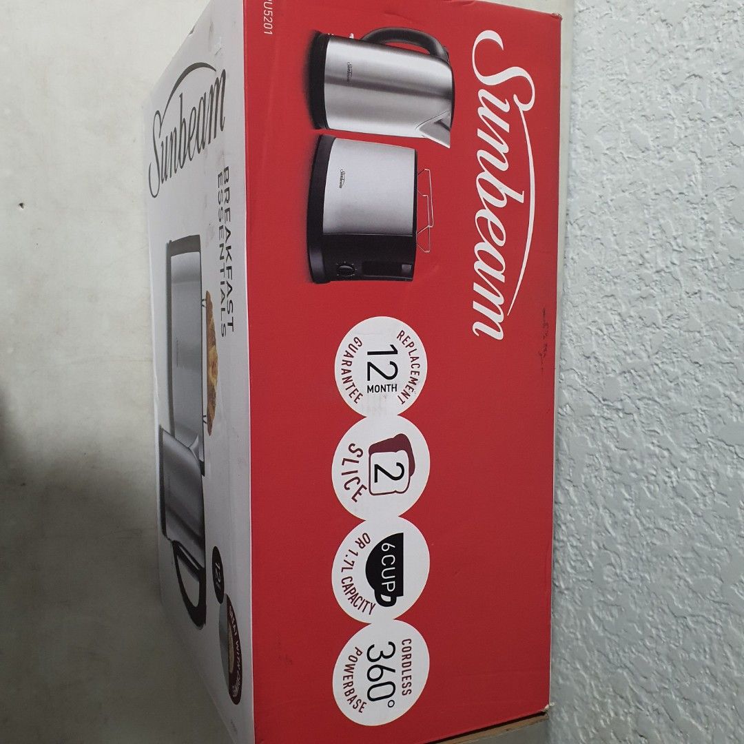Toaster and Kettle Set (Category: Ovens & Toasters) located in Taguig. Submitted by roma2701 (Listing ID 1243703908, Image 2). Description: Display unit (mall)from Australia 220V like new 1 pc toaster 1 pc elec.kettle pickup or lalamove.