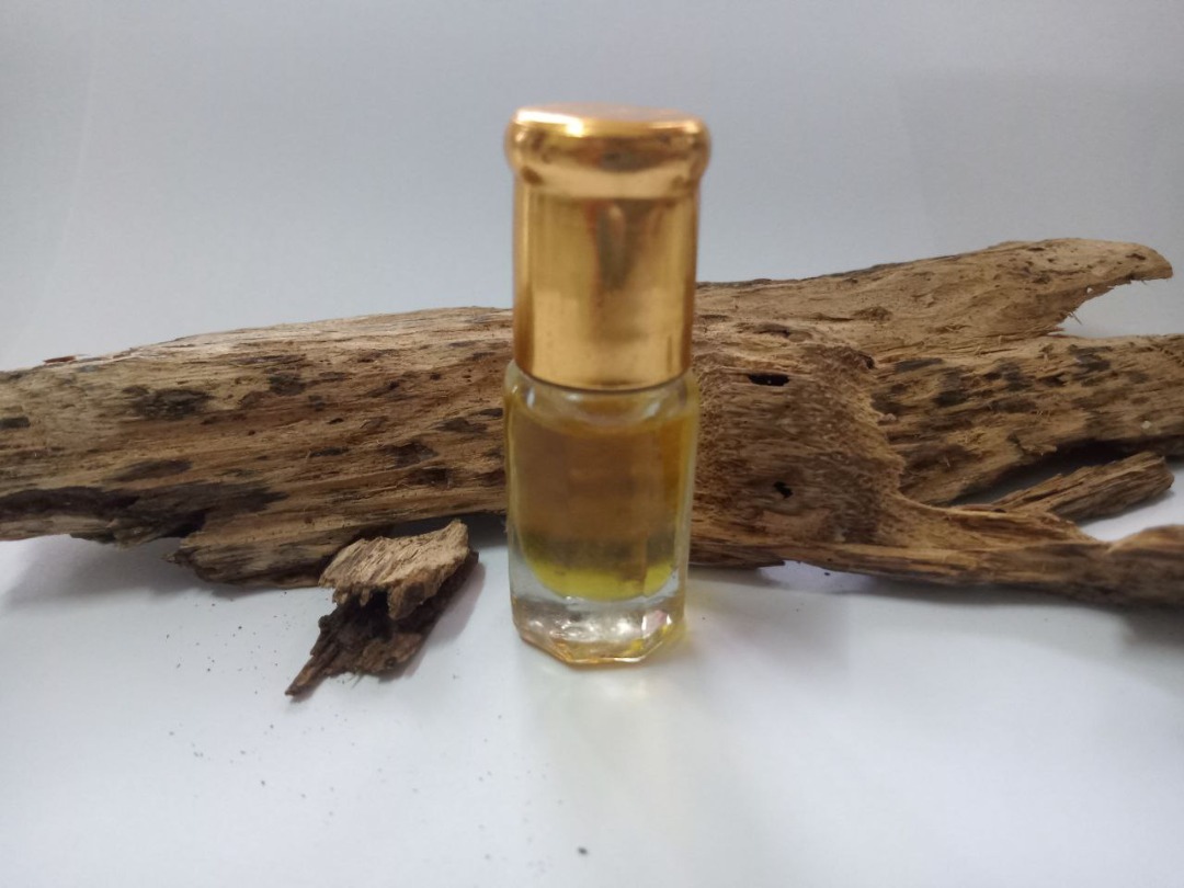 Tom Oud Surrati Attar Concentrated Perfume 3 ml