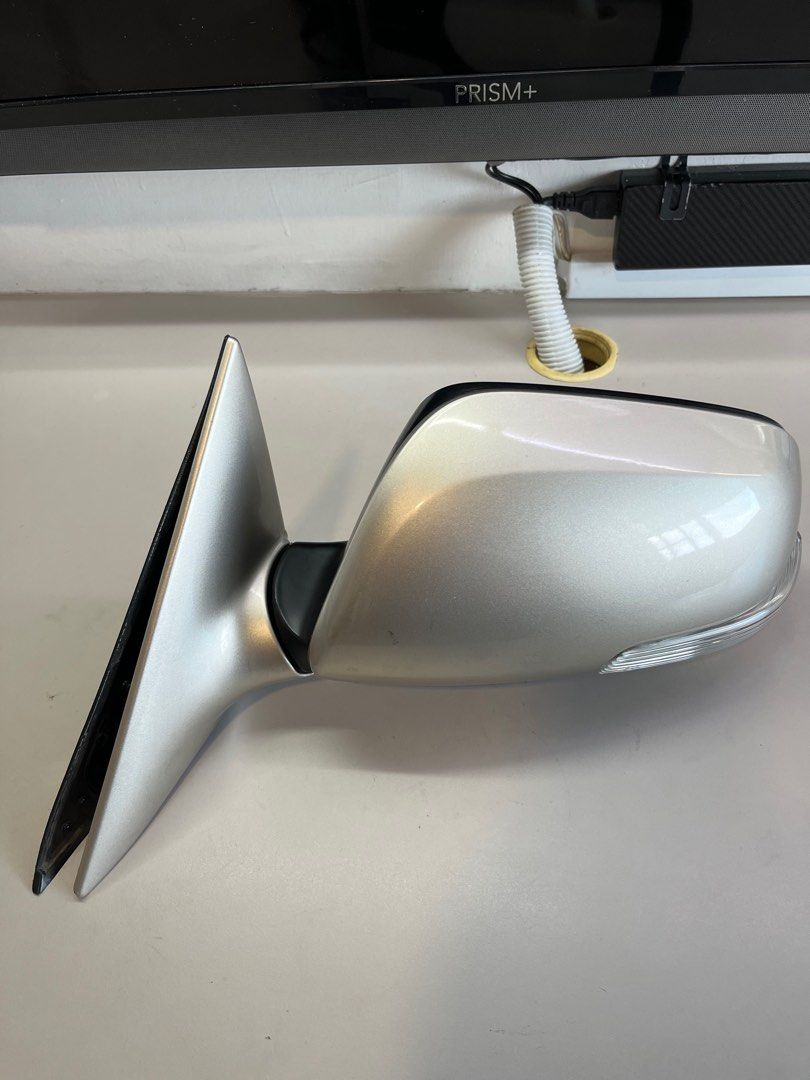 thumbnail image 2 of XIPEX Pair Of White Side Mirrors For 2007-2011 Toyota Camry - Folding, Heated, With LED, 5-Pin 2 of 4