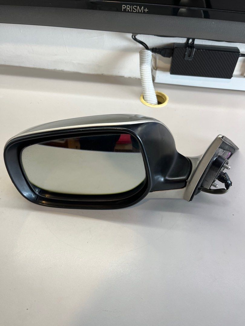 Toyota Camry side mirror, Car Accessories, Accessories on Carousell