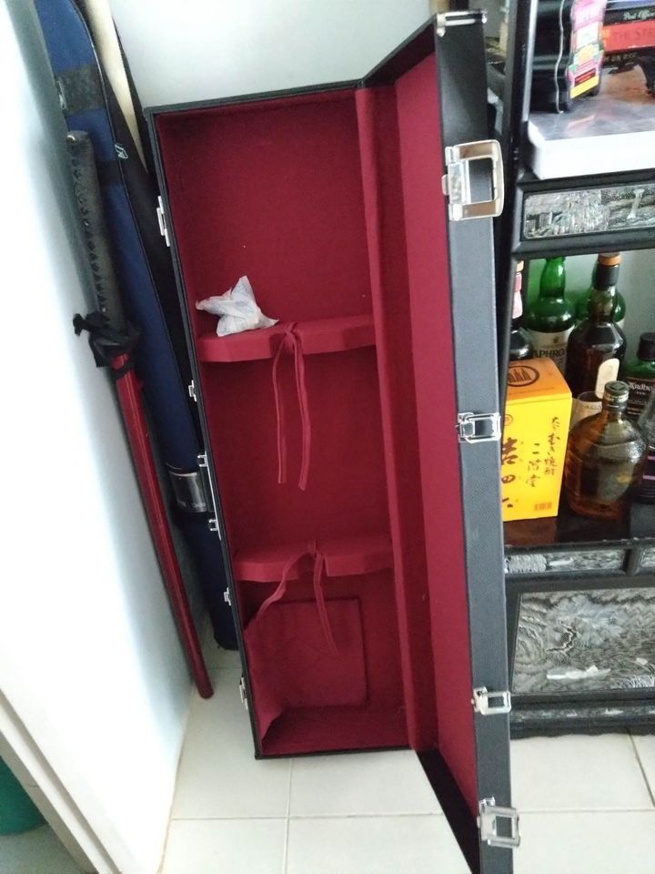 Authentic Tsugaru Shamisen with hard case (Category: Musical Instruments) located in Taguig. Submitted by gustavobarros (Listing ID 1243550591, Image 2). Description: Im selling my Tsugaru shamisen, its working and comes with all accessories needed to play and some extra strings and a hard case, just bought it from Osaka in March 2023 .