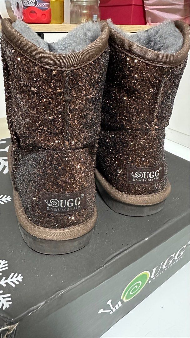 Snail on sale classic ugg
