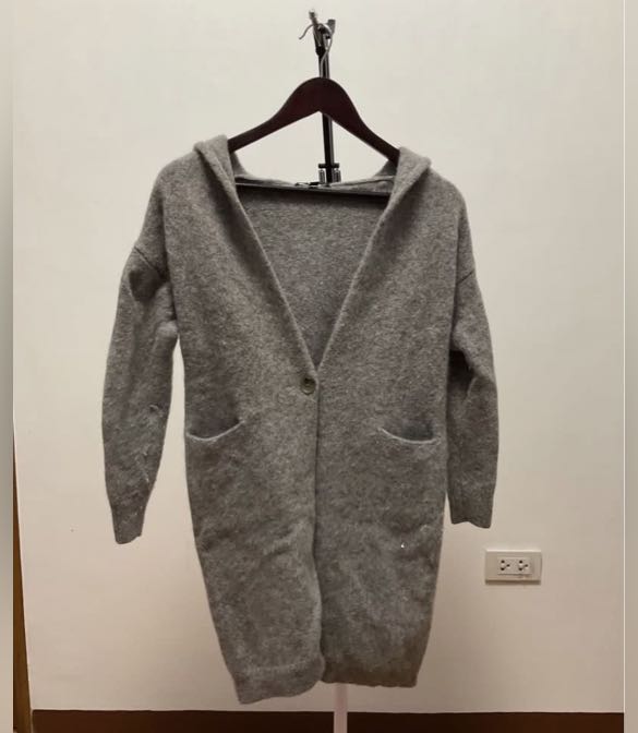 Uniqlo Wool Hooded Cardigan Women s Fashion Coats Jackets and Outerwear on Carousell
