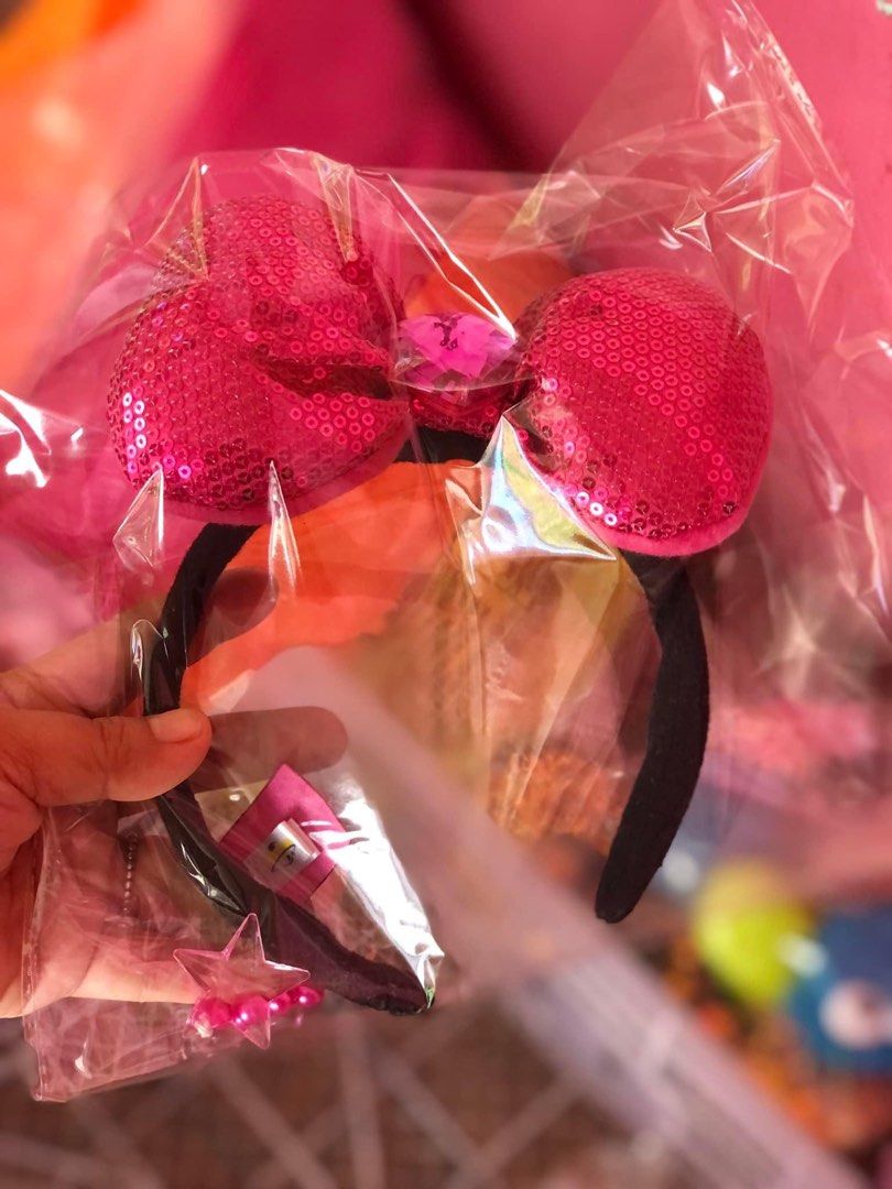 USJ hello kitty headbands on Carousell