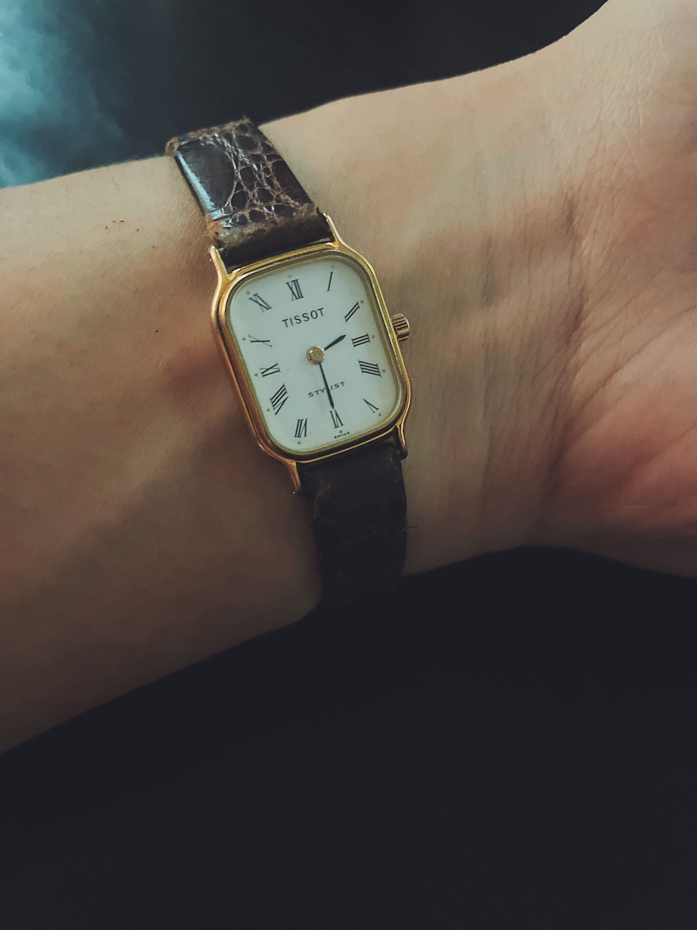 Tissot stylist 2025 gold watch vintage