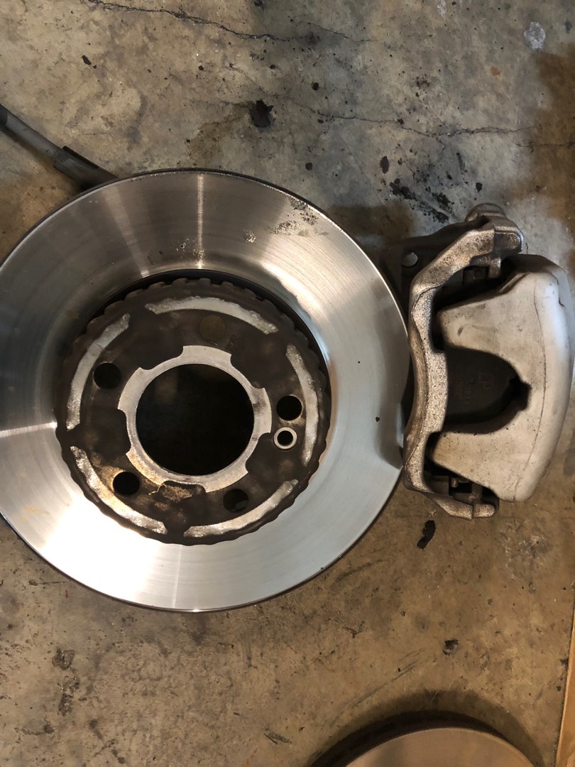 W205 original brake caliber and disc rotor, Car Accessories, Car ...