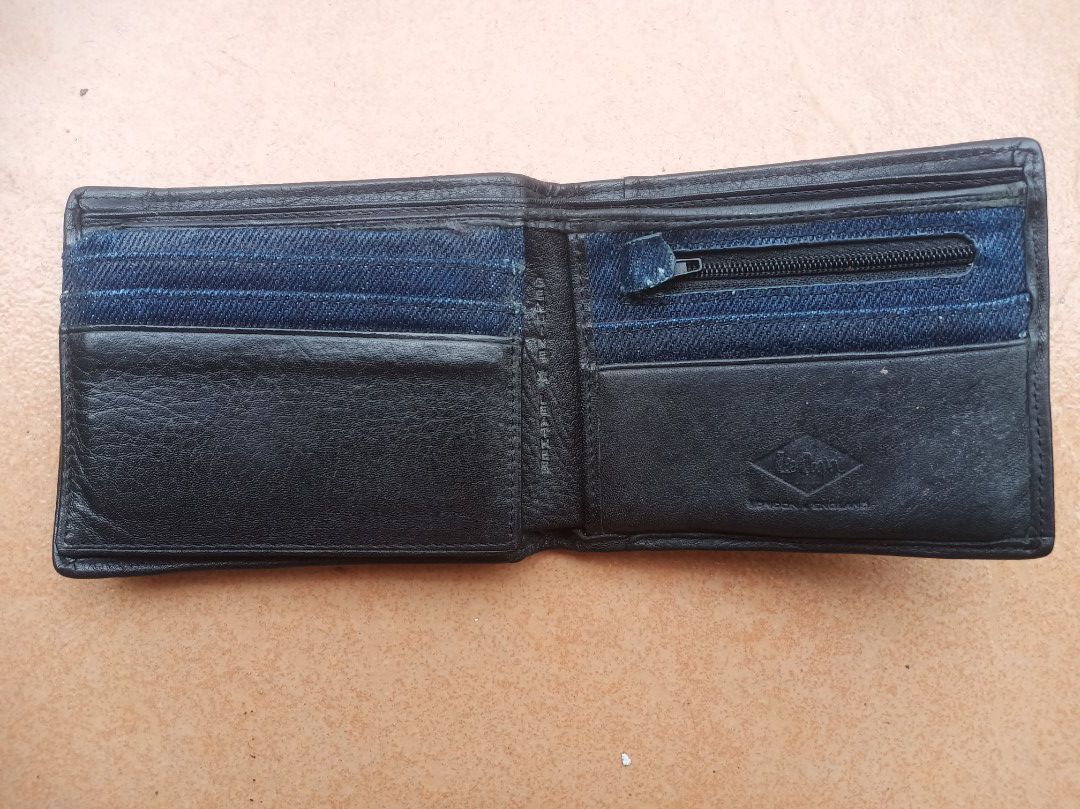Genuine Lee Cooper™ Men's Leather Wallet Dompet Kulit Vintage Original Lee  Cooper Dompet Lelaki FOC Free Box + Gift | BeeCost