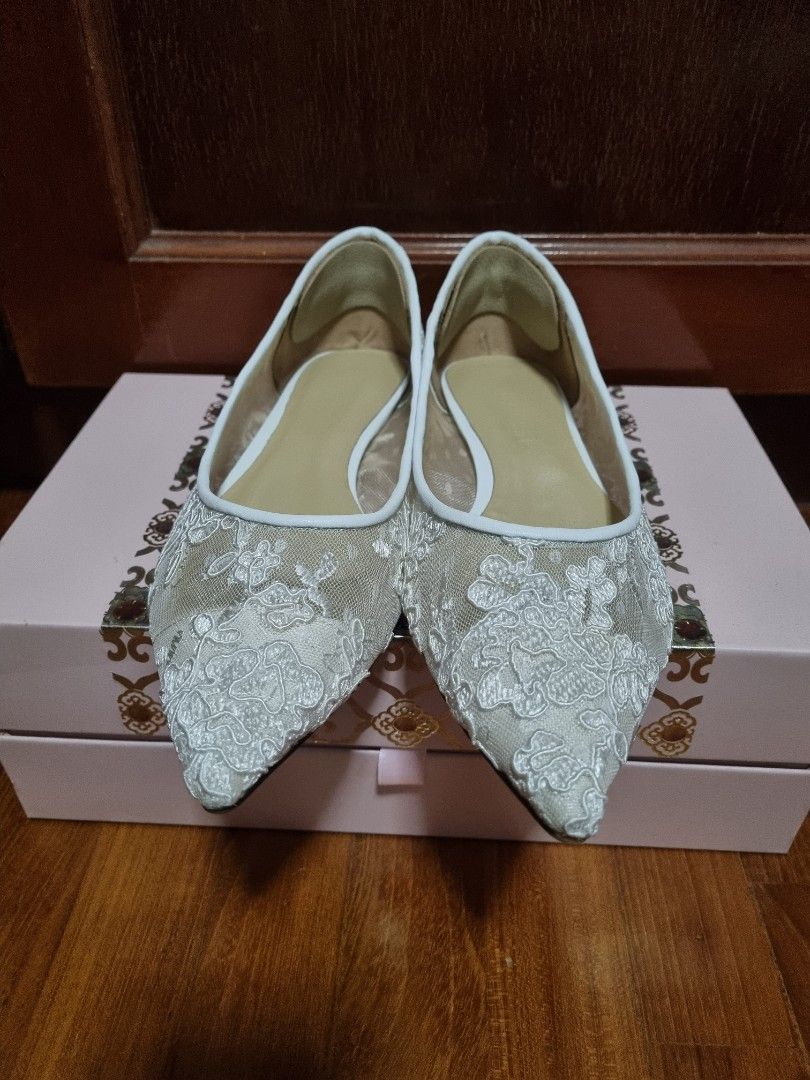 White lace flat shoes on sale