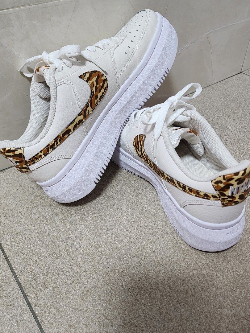 White sneakers cheap with snake print