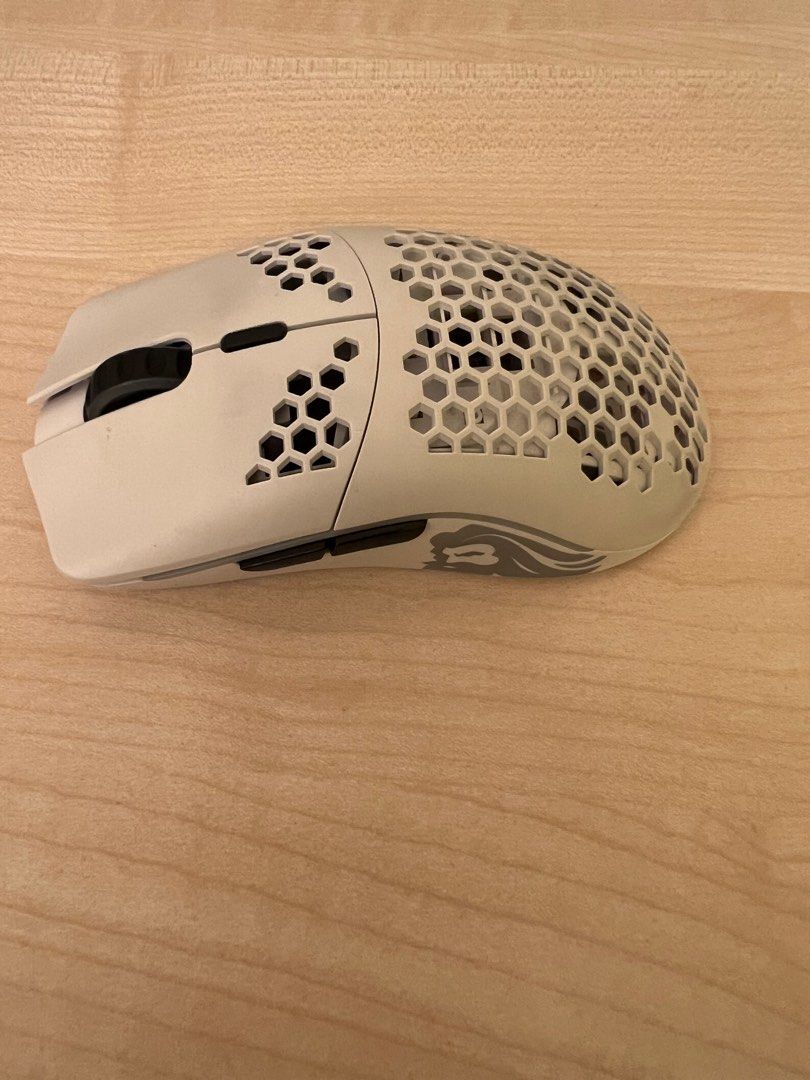 Wireless Glorious Model O Broken & Lost Dongle, 電腦＆科技, 電腦周邊及配件, 電腦滑鼠及相關產品 Carousell