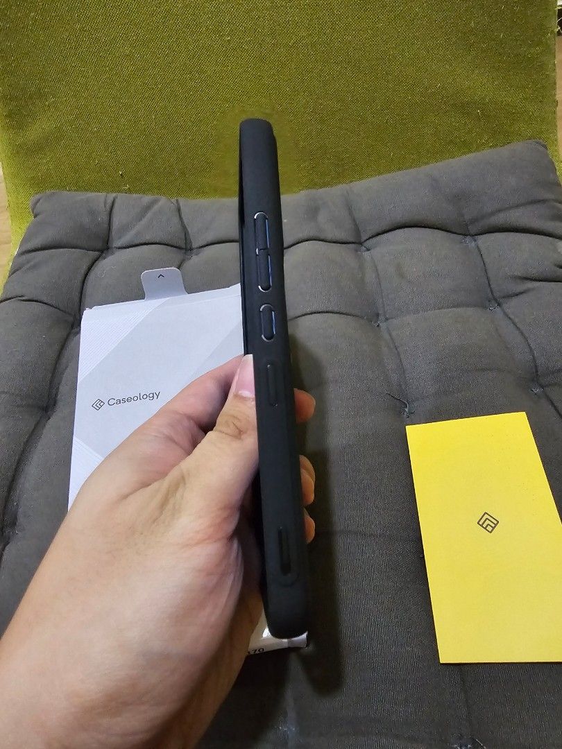 Xiaomi 12 Lite Caseology Athlex (Category: Cases & Sleeves) located in Quezon City. Submitted by bagaholic84 (Listing ID 1243656410, Image 3). Description: used 3x only from caseology USA Decluttering.