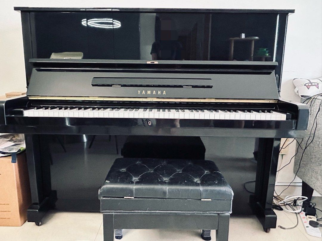 Yamaha Upright piano, Hobbies & Toys, Music & Media, Musical