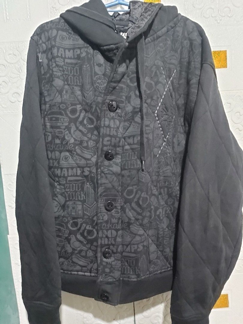ZOO YORK NEW YORK JACKET (Category: Coats, Jackets and Outerwear) located in Las Pinas. Submitted by luciprens (Listing ID 1243695535, Image 1). Description: DIMES: W-22 L-25 ( FIT SA 2XL ) PRICE: 200 + SF ISSUE: KULANG NG DALAWANG BUTTONES AND MAY TEAR SA LOOB.