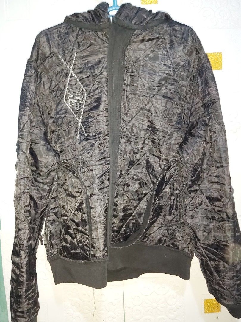 ZOO YORK NEW YORK JACKET (Category: Coats, Jackets and Outerwear) located in Las Pinas. Submitted by luciprens (Listing ID 1243695535, Image 3). Description: DIMES: W-22 L-25 ( FIT SA 2XL ) PRICE: 200 + SF ISSUE: KULANG NG DALAWANG BUTTONES AND MAY TEAR SA LOOB.