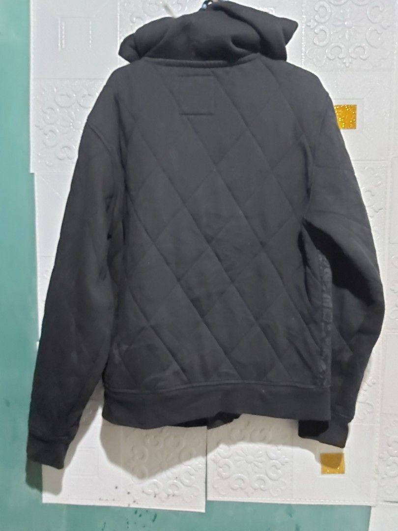 ZOO YORK NEW YORK JACKET (Category: Coats, Jackets and Outerwear) located in Las Pinas. Submitted by luciprens (Listing ID 1243695535, Image 2). Description: DIMES: W-22 L-25 ( FIT SA 2XL ) PRICE: 200 + SF ISSUE: KULANG NG DALAWANG BUTTONES AND MAY TEAR SA LOOB.