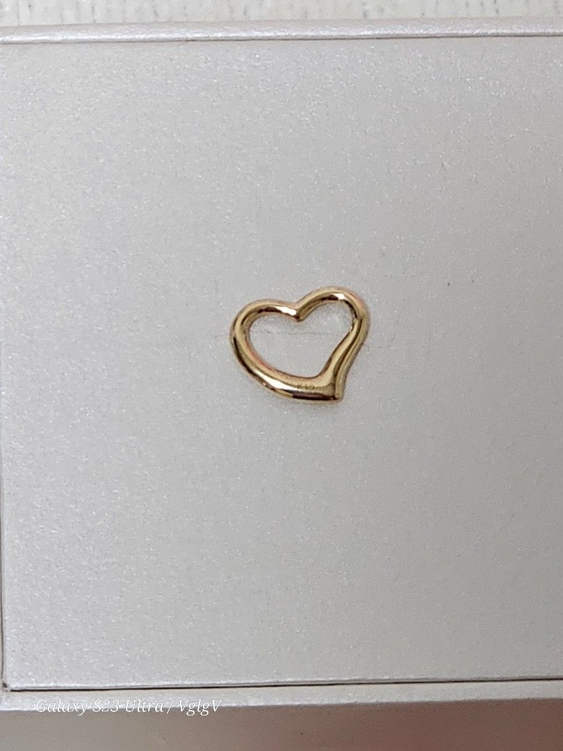 10K Japan Gold Heart Pendant (Category: Necklaces) located in Quezon City. Submitted by lajean (Listing ID 1243854664, Image 3). Description: 10K Japan Gold Heart Pendant Brand new On hand Ready to ship Cash basis only.
