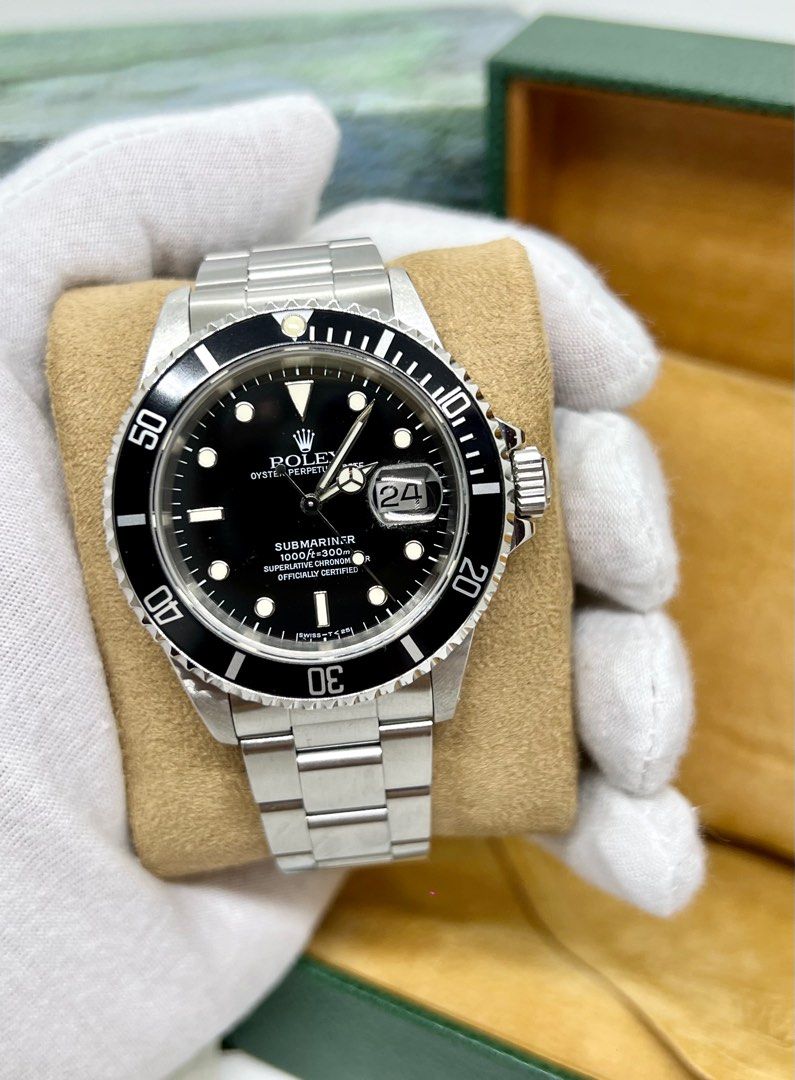 1991 Rolex Submariner Date Pre Ceramic 40mm Luxury Watches on