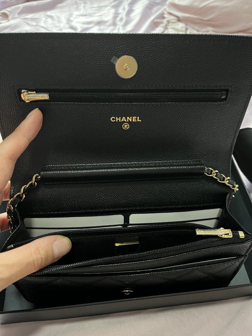 BRAND NEW] Chanel Seasonal Zip Wallet in Black Caviar GHW (microchipp