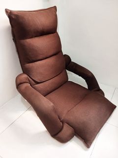 Affordable japan reclining chair with arm rest 😉
2 pcs - AVAILABLE